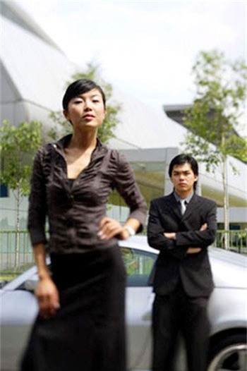 Bại hoại vì... vợ đẹp - 2