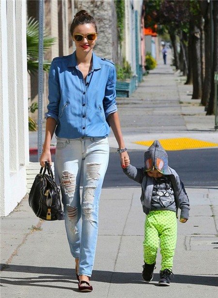 Sao từ Á sang Âu đều 