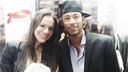 Bruna sẽ tin lời Ellen hay Neymar đây?