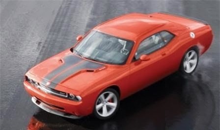 Dodge Charger SRT8 có thể đạt vận tốc từ 0 đến 100km/h trong vòng 4,6s. Chiếc xe được cầu thủ người Argentina sử dụng khi mới trở thành ngôi sao 