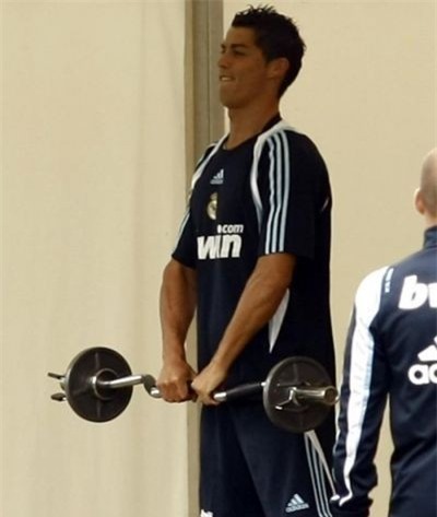 Ronaldo từng ở cả đêm trong phòng tập gym với mục đích duy trì lượng mỡ trong cơ thể dưới 10%.