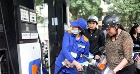 Bộ “lỏng tay”, doanh nghiệp xăng dầu suýt lời to