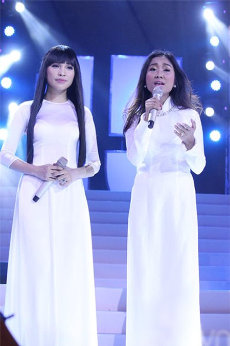 Sao Việt gợi nét duyên thầm với áo dài - 2