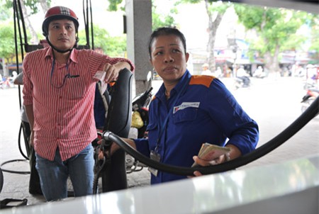 Bộ Tài chính yêu cầu giữ ổn định giá xăng dầu. (ảnh minh hoạ).