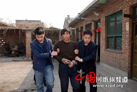 Vợ bị chồng bóp cổ đến chết vì đòi ly hôn 1