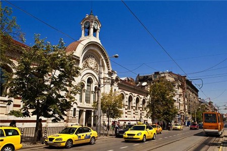 Dòng vốn đang hướng đến những thị trường có tính an toàn và triển vọng tăng trưởng tốt.