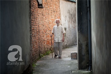 Cuộc đời lận đận của ông lão tóc bạc thân quen trong phim Việt 1