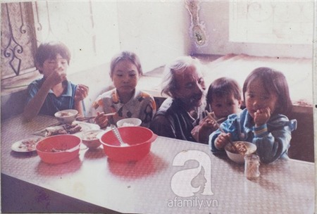 Cuộc đời lận đận của ông lão tóc bạc thân quen trong phim Việt 24