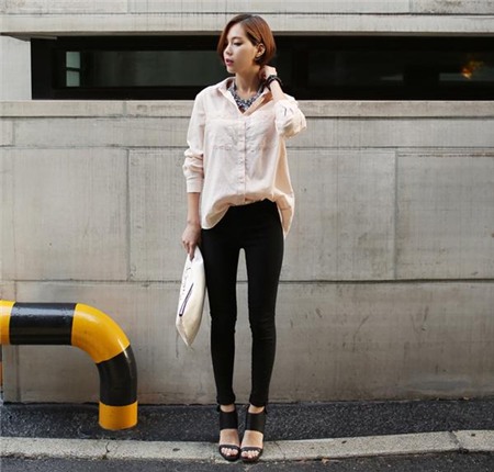 Mai Phương Thúy mắc lỗi phản cảm khi mặc quần bó sát 6