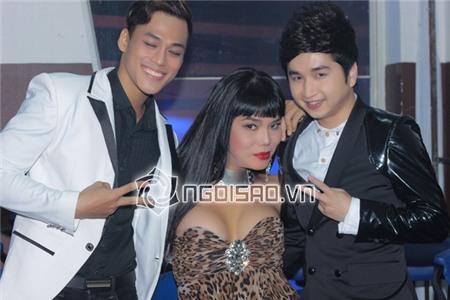 Cindy Thái Tài buông vai trần, trưng vòng một siêu 