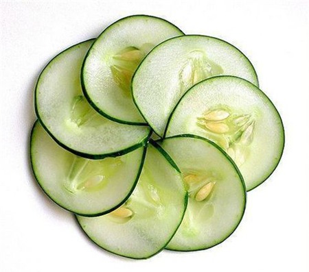 13 công dụng tuyệt hay của dưa chuột - 2