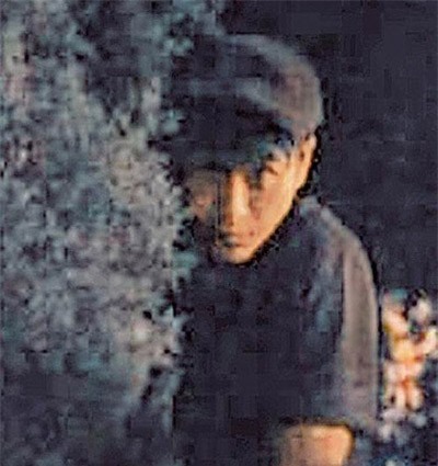 Trần Khôn bị bắt gặp 'tè bậy' ngoài đường | Trần Khôn,Trần Khôn tè bậy,Trần Khôn vô duyên,Trần Khôn tè ngoài đường