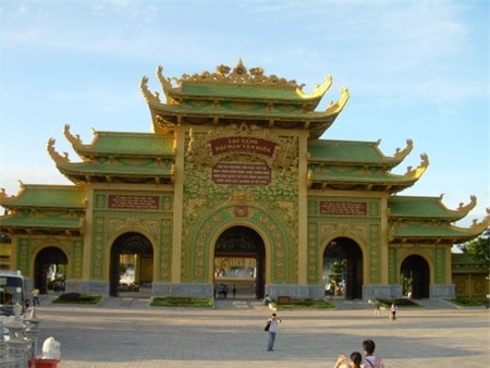 ông chủ Đại Nam,đại gia,Nguyễn Văn Trường,chùa Bái Đính,Ninh Bình,Huỳnh Uy Dũng