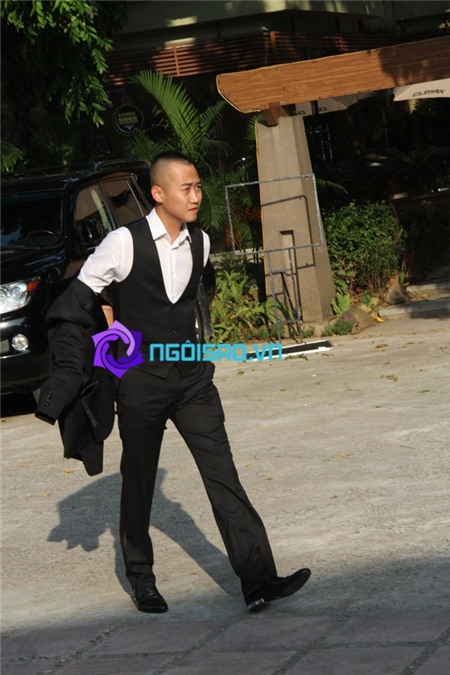 Trực tiếp: Cận cảnh váy cưới của cô dâu Ngọc Thạch chiều nay  | Phạm Ngọc Thạch,đám cưới Ngọc Thạch,đám cưới Ngọc Thạch ở Hà Nội