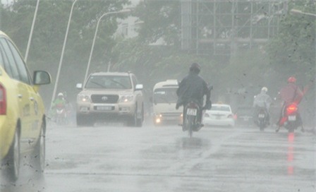 Huế đang mưa lớn