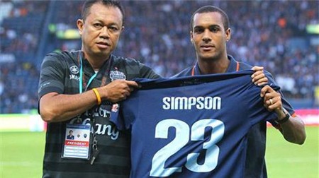 Simpson gia nhập đội bóng Thái Lan Buriram United với mức lương kỷ lục