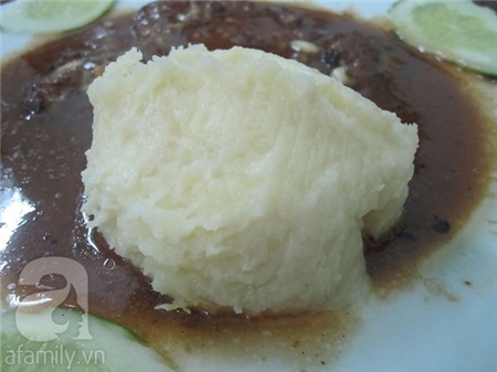 Thưởng thức bánh mì bít tết ngon ngày mát trời 19