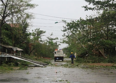 bão đổ bộ, tan hoang, tốc mái, Lệ Thủy, Đồng Hới, Quảng Bình
