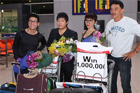 Quang Lê tươi tắn về nước sau tai nạn ở Mỹ - 2