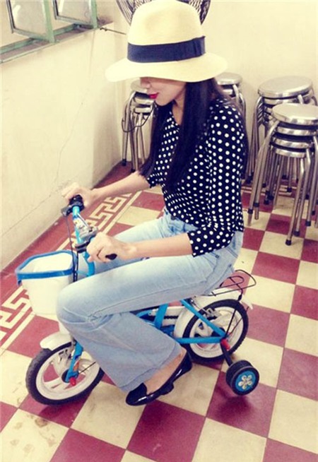 Thanh Hằng điệu đủ kiểu với mũ - 18