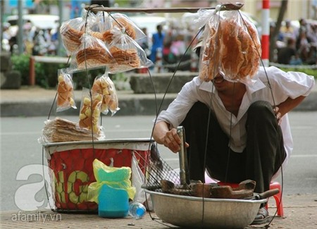 Những thức quà gợi nhớ tuổi thơ trên phố Sài Gòn 6