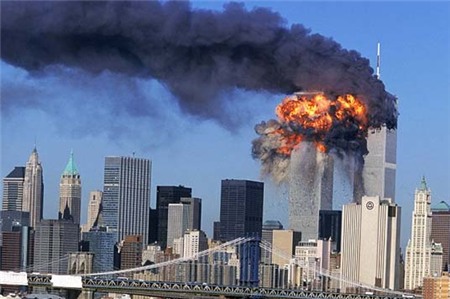Tòa nhà thương mại thế giới bị tấn công vào ngày 11-9-2001