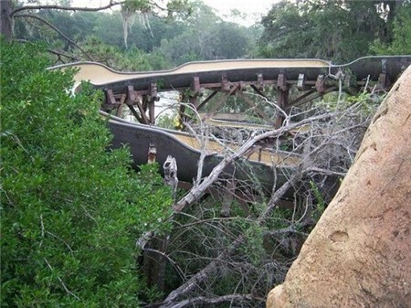 Thăm 3 địa điểm lạnh gáy như vừa trải qua Ngày Tận thế ở Mỹ 8