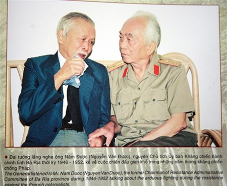 Đại tướng, Võ Nguyên Giáp, quỳ, trung tá Mỹ