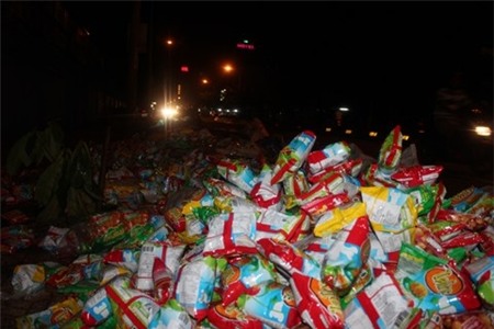 snack, hôi của, hết hạn, hè đường, vô trách nhiệm