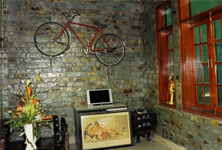 Nhà khác người của 3 'vua nhạc sến' - 3