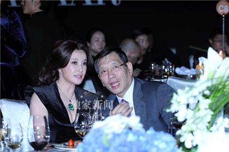 Lưu Hiểu Khánh tranh thủ đi sự kiện để kết thân hàng loạt thương gia | Lưu Hiểu Khánh,Mỹ nhân không tuổi lưu Hiểu Khánh,Lưu Hiểu Khánh đi sự kiện,Lưu Hiểu Khánh tranh thủ đi sự kiện để kết thân hàng loạt thương gia