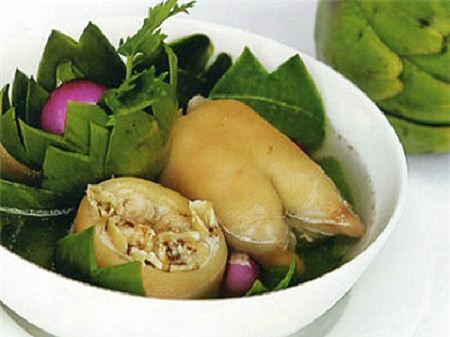 Móng giò heo hầm củ hành