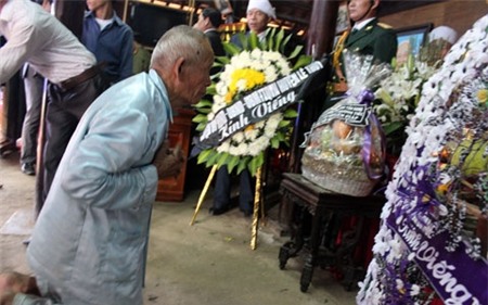 thắp hương, Đại tướng, thương binh, quê nhà, toại nguyện