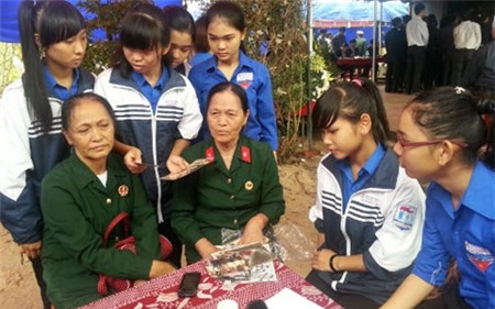 thắp hương, Đại tướng, thương binh, quê nhà, toại nguyện