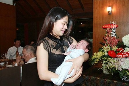 Mỹ Dung hạnh phúc bế bồng con trai yêu | Đặng Thị Mỹ Dung,Con trai Mỹ Dung