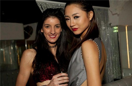 Những khuôn mặt 