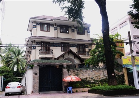 đất vàng, thế chấp, Quốc Cường Gia Lai, Cường đô la