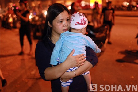 13/10/2013 - Đêm của nước mắt trước số nhà 30 Hoàng Diệu