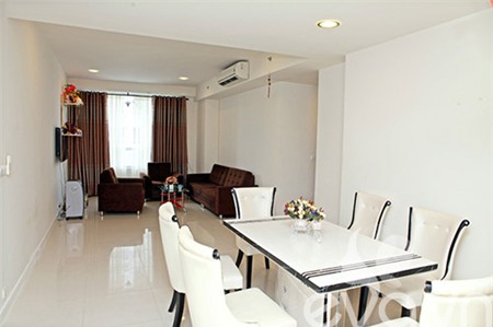 Soi nhà đẹp 3 'gà cưng' Vũ Khắc Tiệp - 10