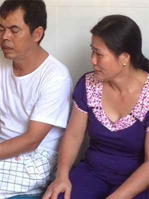 Mẹ đẻ chị Ngọc không kìm được nước mắt