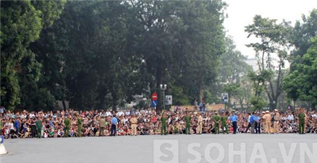 Hình ảnh Đội CSGT dẫn đoàn Lễ tang Đại tướng ra đến sân bay