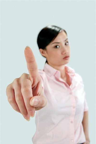 Khi sếp bà tới công sở... đánh ghen 1