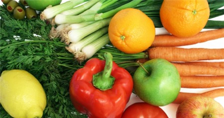 Các loại rau củ quả có màu vàng, đỏ, xanh sẫm, đáng chú ý nhất là cà rốt, rau dền, đu đủ chín, cà chua... chứa nhiều tiền vitamin A. Ảnh: Foodalator. 