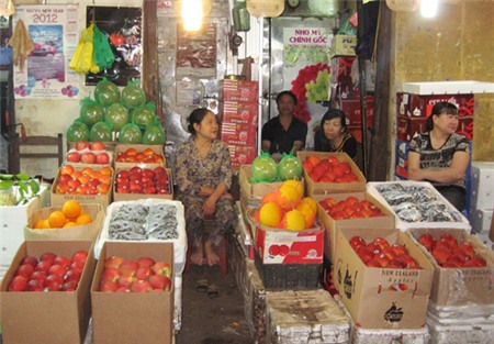 Trái cây nhập khẩu hiện đang bát nháo chuyện thật giả