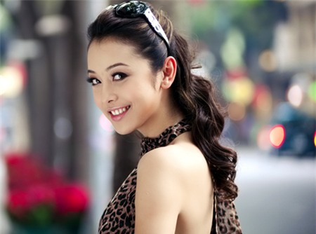 Mỹ nhân Việt sở hữu đôi tai mang số sang giàu