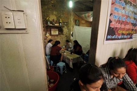 Hà Thành, Hàng Khay, Hà Nội , Bà Triệu, lợi nhuận, bún đậu mắm tôm, cửa hàng