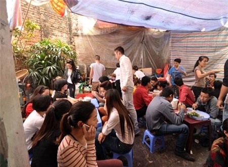 Hà Thành, Hàng Khay, Hà Nội , Bà Triệu, lợi nhuận, bún đậu mắm tôm, cửa hàng