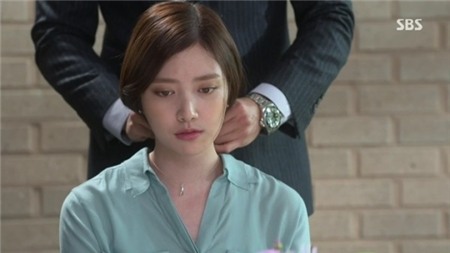 Dây chuyền - biểu tượng tình yêu của phim Hàn 1