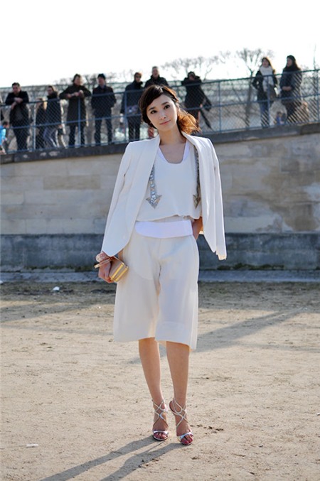 Phóng khoáng mà vẫn thanh lịch với xu hướng quần crop culottes 6