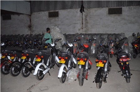 Xe dap dien Trung Quoc ban tran lan